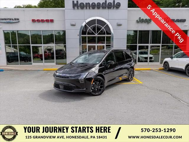 2027 Chrysler Pacifica Limited for sale in Honesdale, PA
