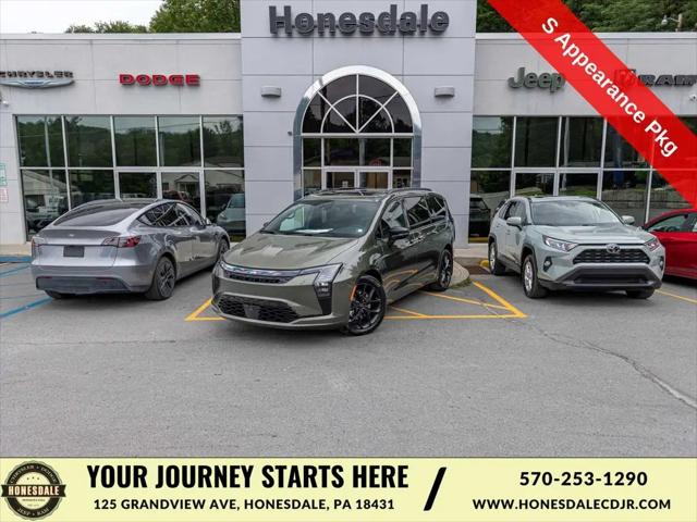 2027 Chrysler Pacifica Limited for sale in Honesdale, PA