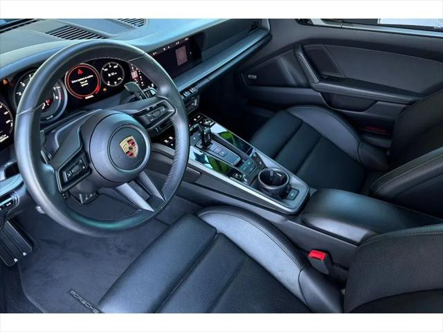 2020 Porsche 911 Carrera