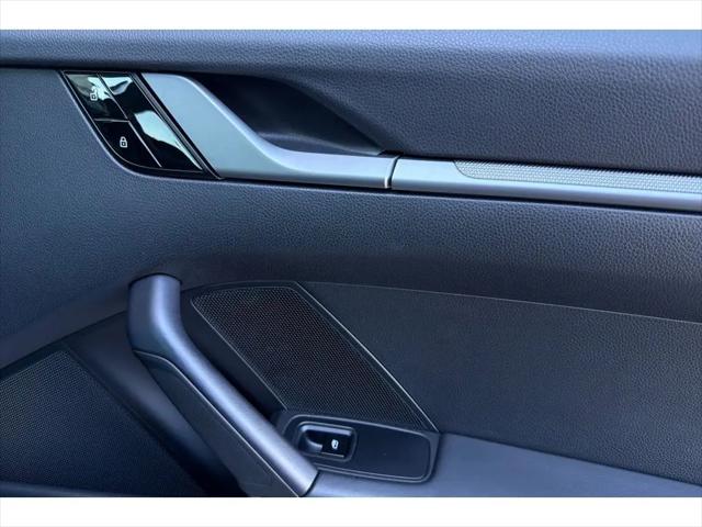 2020 Porsche 911 Carrera