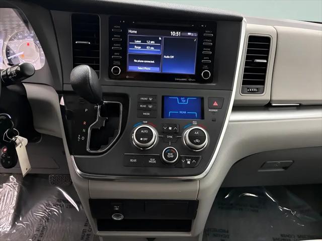 2018 Toyota Sienna LE 8 Passenger