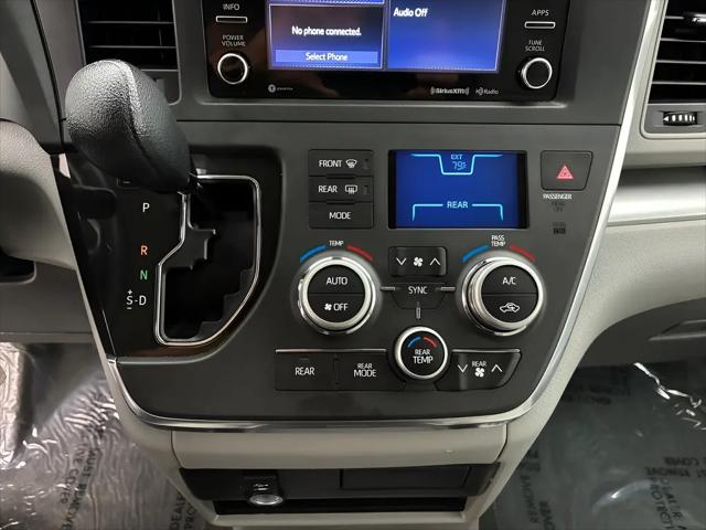 2018 Toyota Sienna LE 8 Passenger