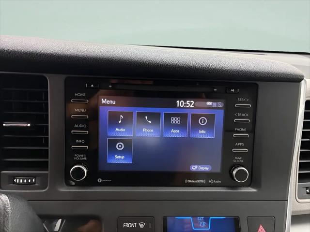 2018 Toyota Sienna LE 8 Passenger