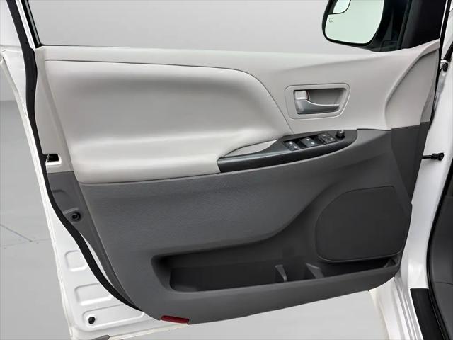 2018 Toyota Sienna LE 8 Passenger