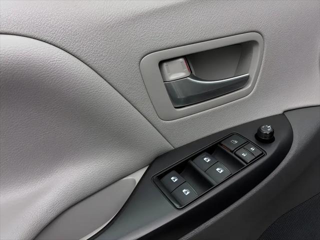 2018 Toyota Sienna LE 8 Passenger