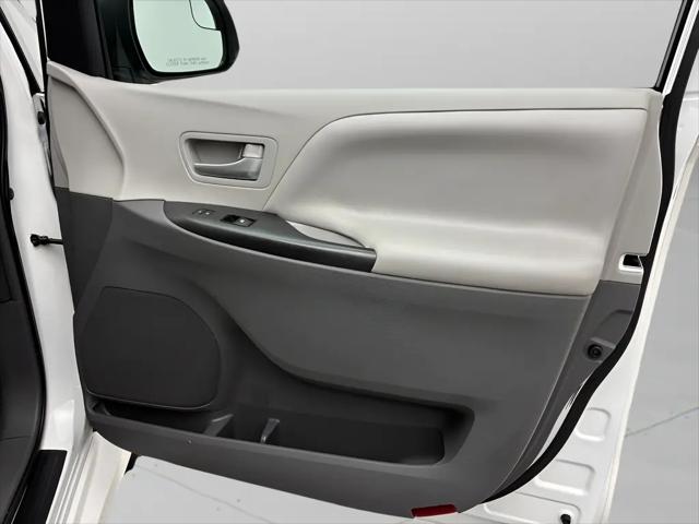 2018 Toyota Sienna LE 8 Passenger