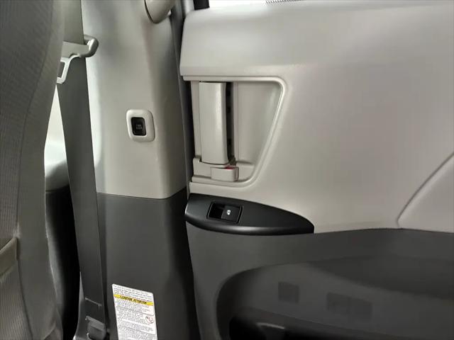 2018 Toyota Sienna LE 8 Passenger