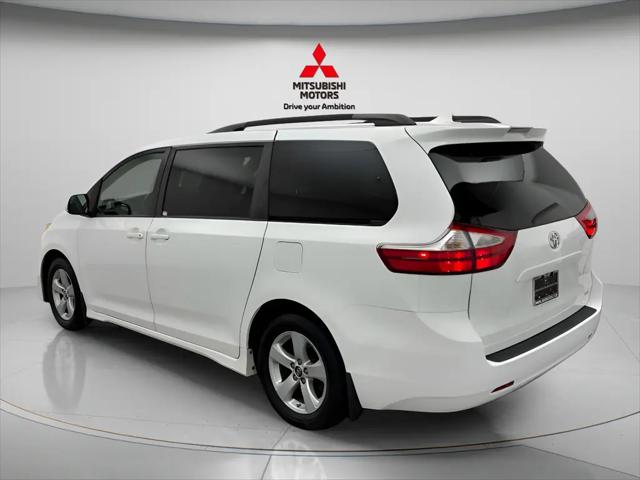 2018 Toyota Sienna LE 8 Passenger