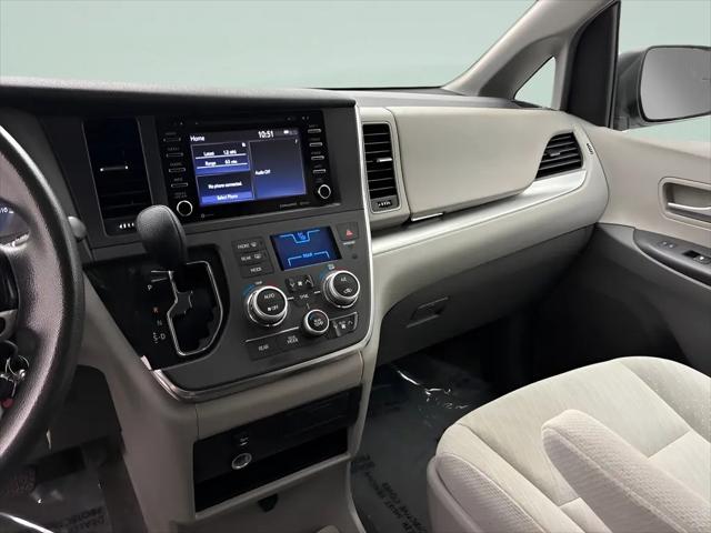 2018 Toyota Sienna LE 8 Passenger