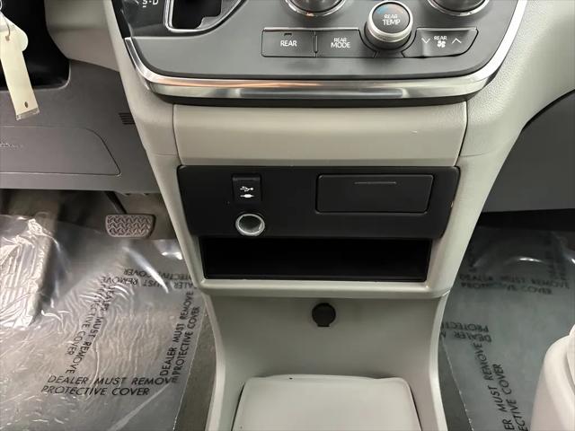 2018 Toyota Sienna LE 8 Passenger