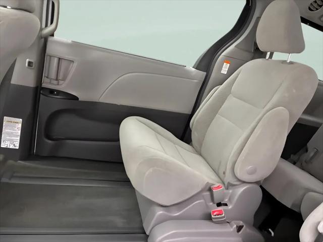 2018 Toyota Sienna LE 8 Passenger