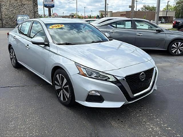 2022 Nissan Altima SV FWD for sale near Hamilton, OH