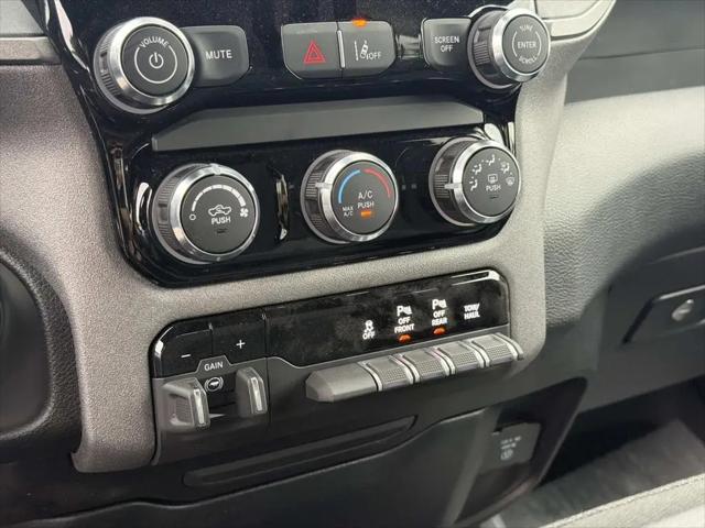 2026 Ram 1500 Warlock Crew Cab 4x4 5'7" Box