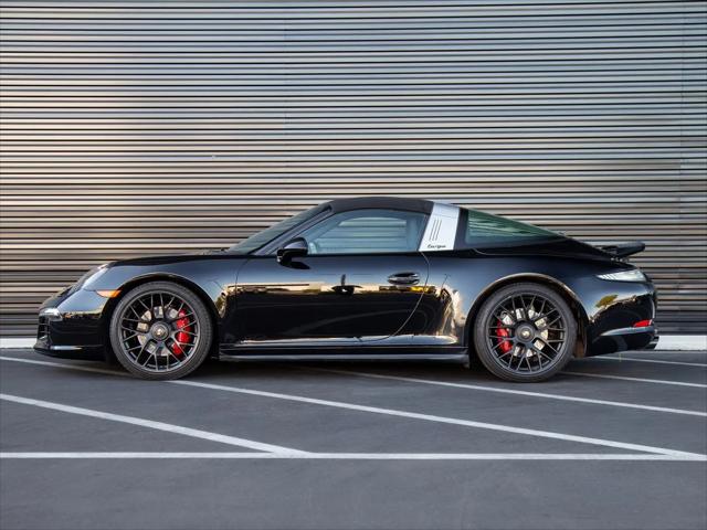 2016 Porsche 911 4 GTS