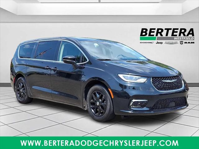 2023 Chrysler Pacifica Touring L for sale in Westfield, MA