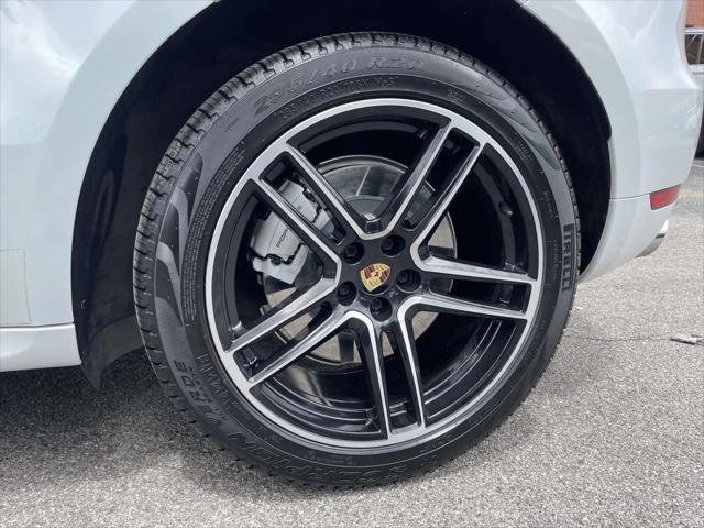 2021 Porsche Macan Turbo