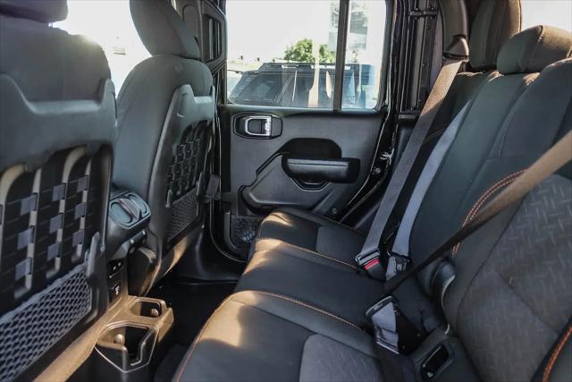 2022 Jeep Gladiator Sport