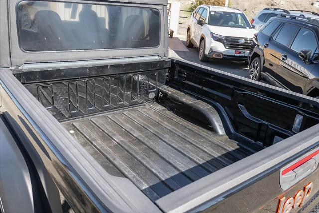 2022 Jeep Gladiator Sport