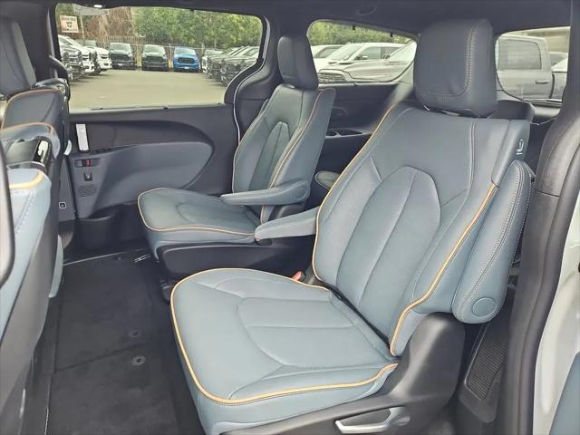 2027 Chrysler Pacifica Pinnacle AWD