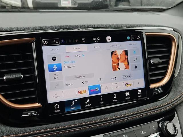 2027 Chrysler Pacifica Pinnacle AWD