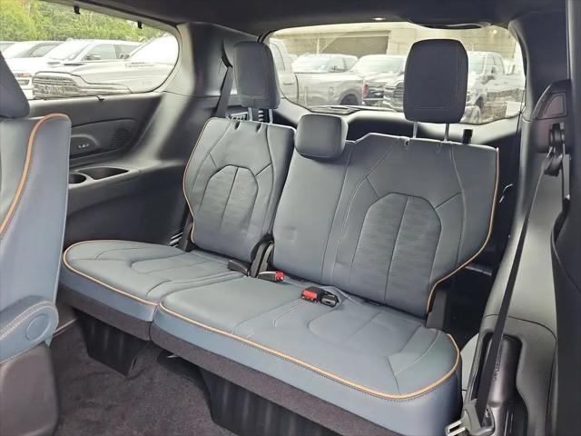 2027 Chrysler Pacifica Pinnacle AWD