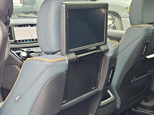 2027 Chrysler Pacifica Pinnacle AWD