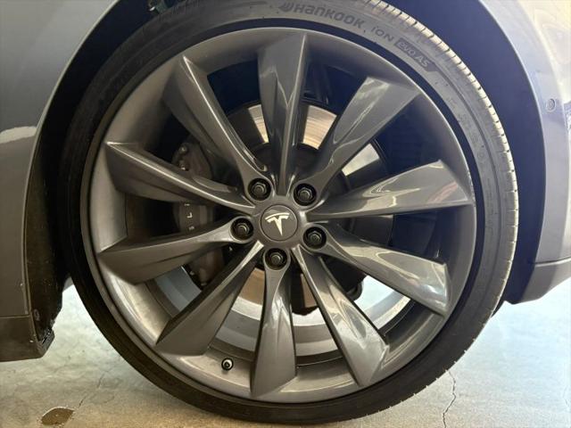 2015 Tesla Model S 85D