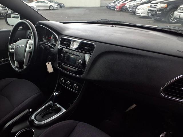 2012 Chrysler 200 Touring