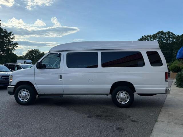 2011 Ford E-350 Super Duty XLT