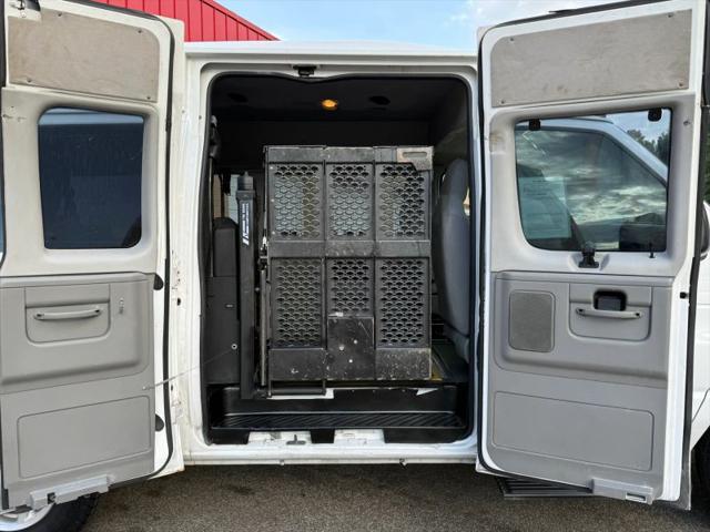 2011 Ford E-350 Super Duty XLT