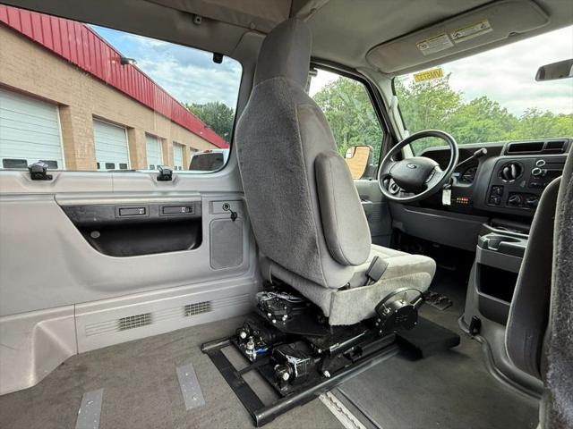 2011 Ford E-350 Super Duty XLT