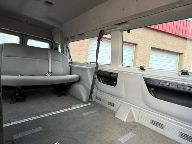 2011 Ford E-350 Super Duty XLT