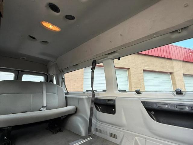 2011 Ford E-350 Super Duty XLT