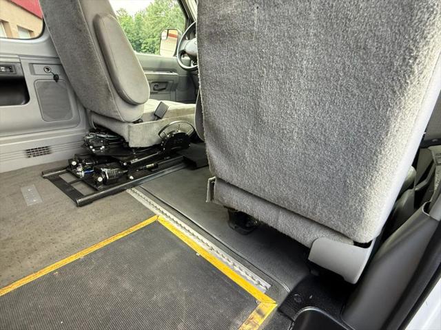 2011 Ford E-350 Super Duty XLT