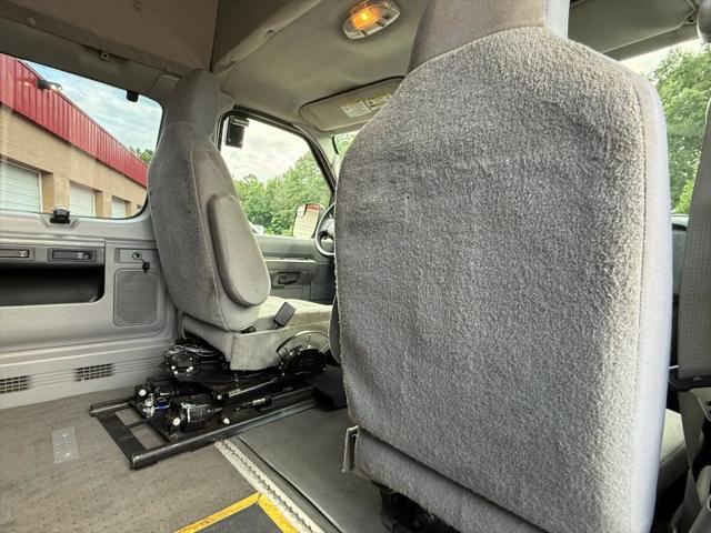 2011 Ford E-350 Super Duty XLT