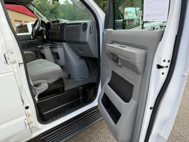 2011 Ford E-350 Super Duty XLT