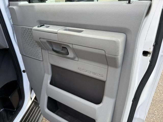 2011 Ford E-350 Super Duty XLT