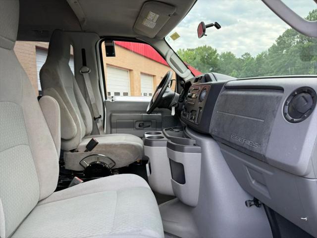 2011 Ford E-350 Super Duty XLT