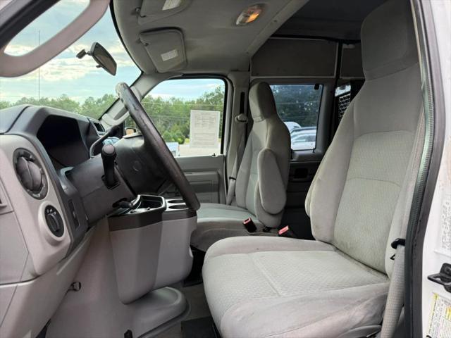 2011 Ford E-350 Super Duty XLT