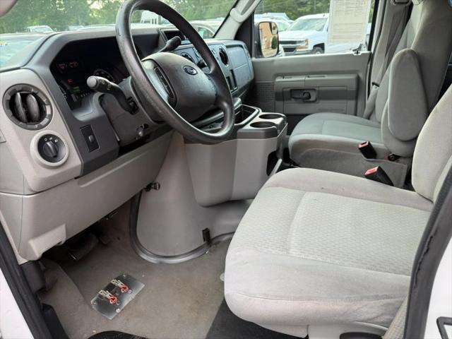 2011 Ford E-350 Super Duty XLT