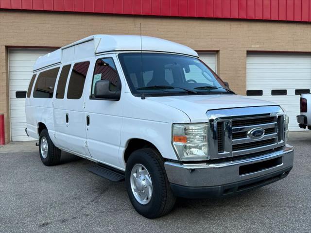2011 Ford E-350 Super Duty XLT