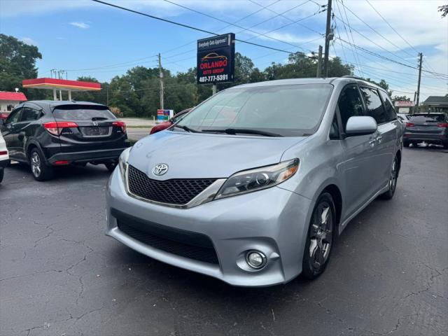 2017 Toyota Sienna SE Premium 8 Passenger for sale in Sanford, FL