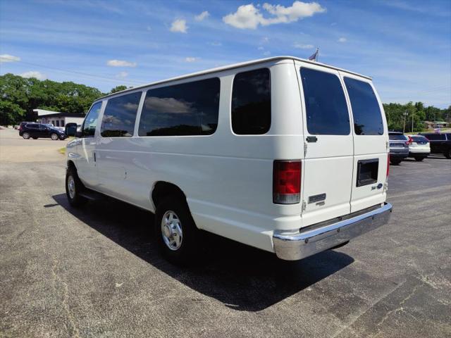 2010 Ford E-350 Super Duty XLT