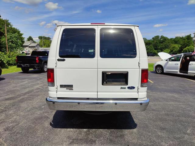 2010 Ford E-350 Super Duty XLT
