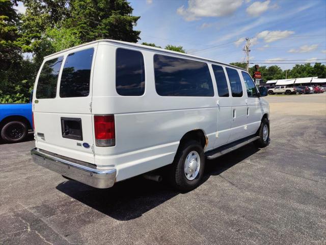 2010 Ford E-350 Super Duty XLT