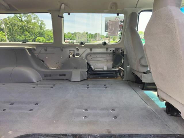 2010 Ford E-350 Super Duty XLT