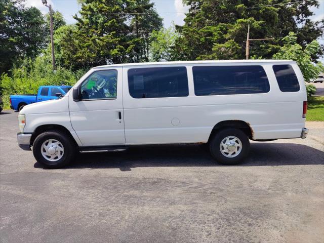 2010 Ford E-350 Super Duty XLT