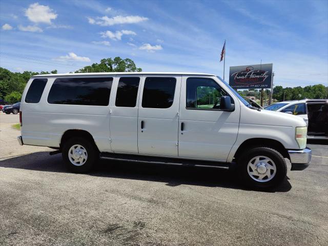 2010 Ford E-350 Super Duty XLT