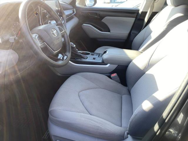 2020 Toyota Highlander LE