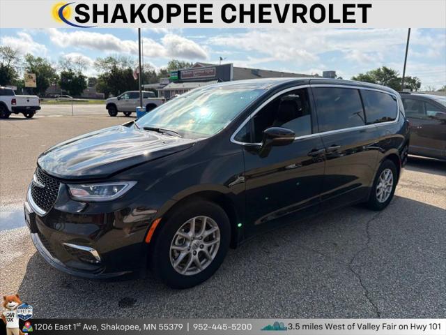 2025 Chrysler Pacifica Select for sale in Shakopee, MN